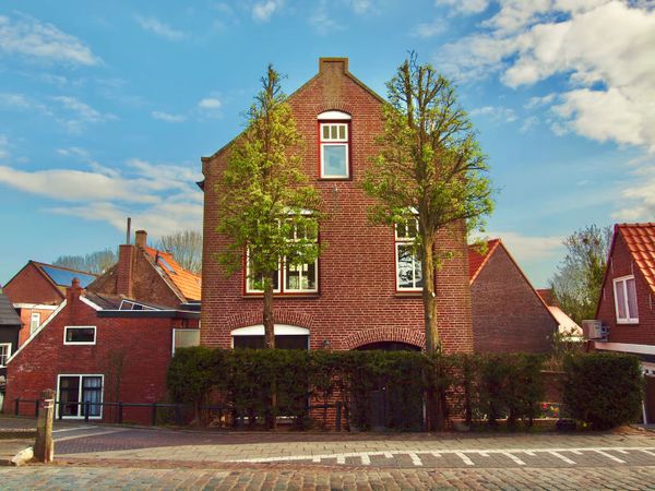 Funda-parel à €280.000 is herenhuis bij haven aan Nationaal Park oosterschelde zeezicht haven stad