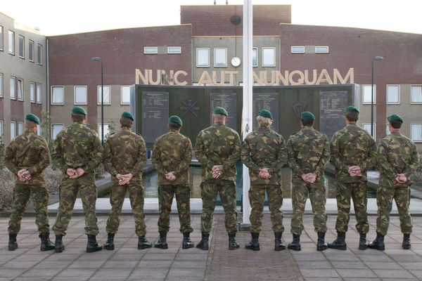 Korps commandotroepen salaris opleiding