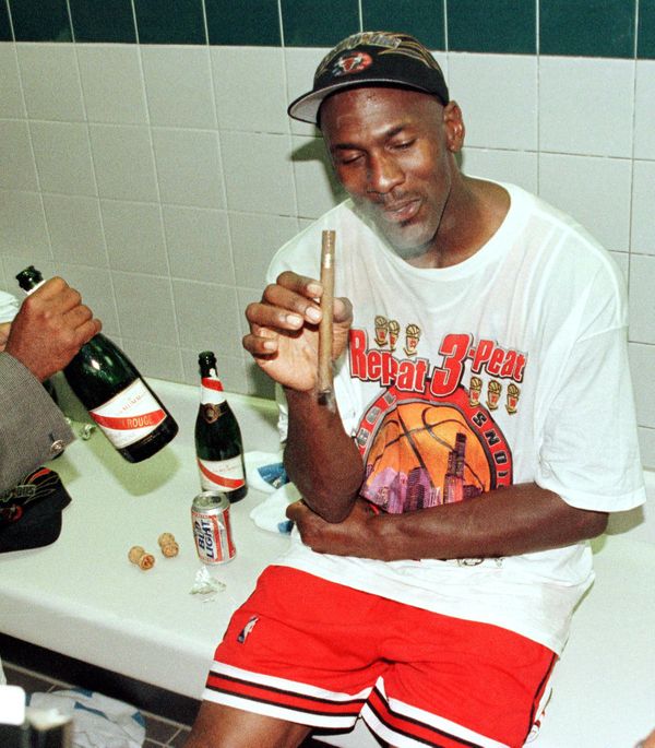 Michael Jordan, the last dance, outfits, 1998