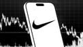 Nike valt uit Champions League op Wall Street na miljarden verlies