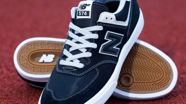 New Balance gooit korting op skate-sneakers die nu 63 euro kosten