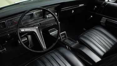 Chevrolet impala met duister verleden te koop bij Nederlandse overheid, domein roerende zaken, interieur