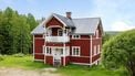 Deze villa van 2 ton is je Zweedse droom als micro-boer met B&B