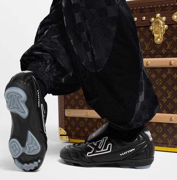 lv-footprint-soccer-sneakers louis vuitton voetbalschoenen zonder noppen