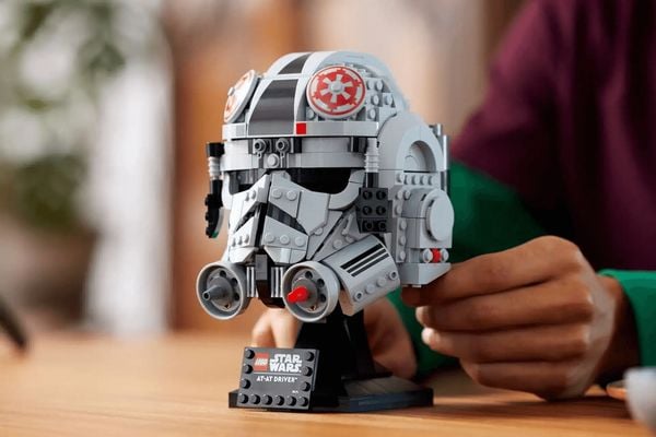 LEGO Star Wars 75429 AT-AT Driver Helmet 33