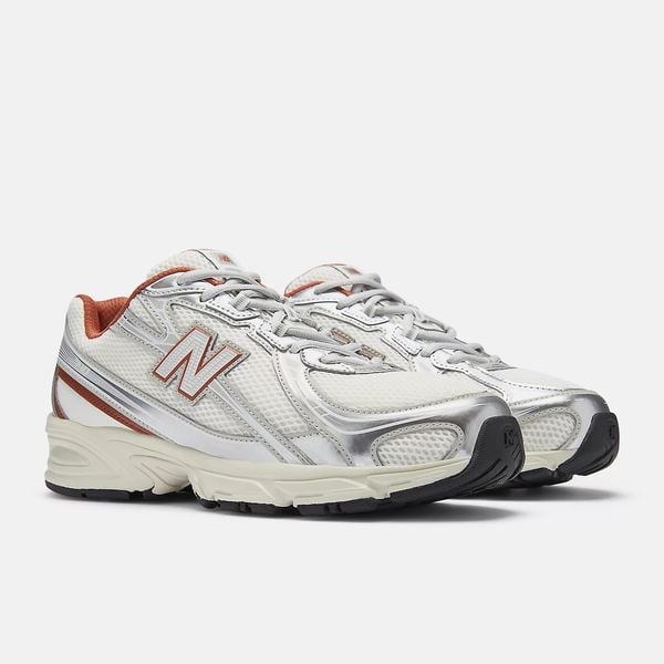 New Balance 740 (30% SALE)