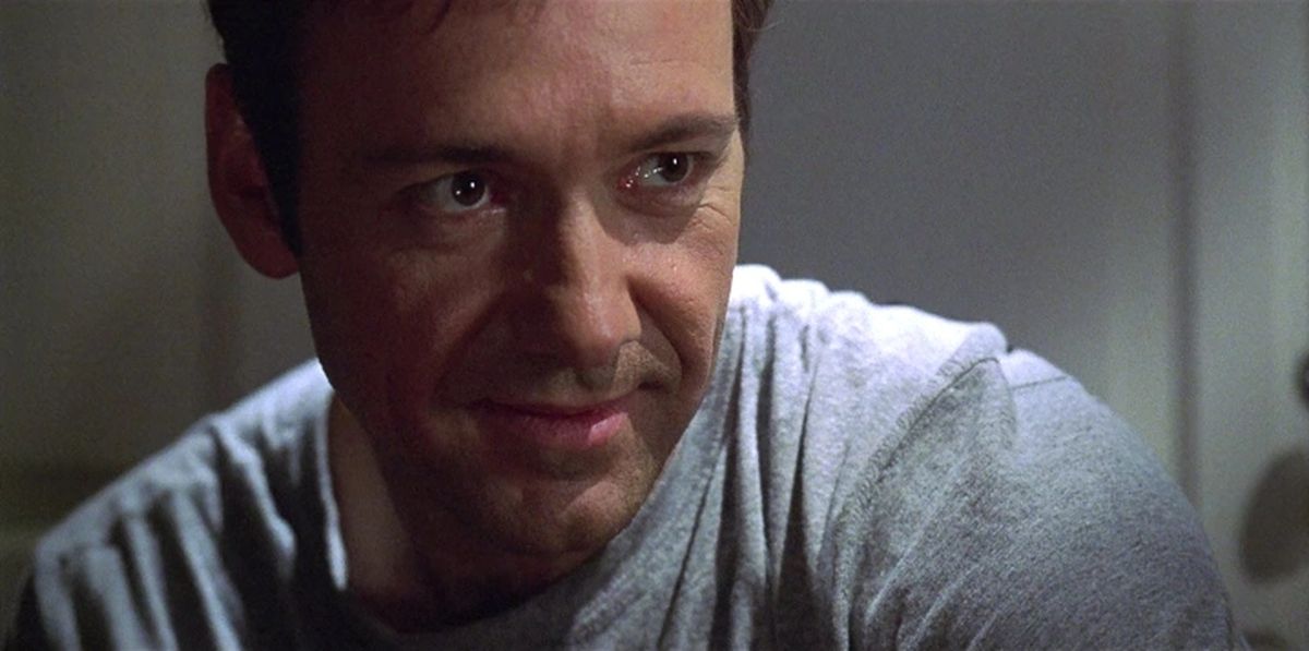 Кевин спейси красота по американски. Отзвуки эха (1999). Kevin spacey lester. Кевин бейкон спящие. Кевин спейси красота по американски.