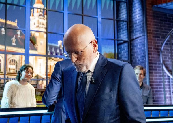 frans timmermans nieuwe baan dierenbescherming salaris