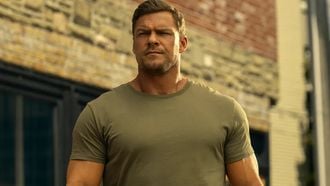 De 100-rep-methode van Alan Ritchson voor zijn Reacher-spieren