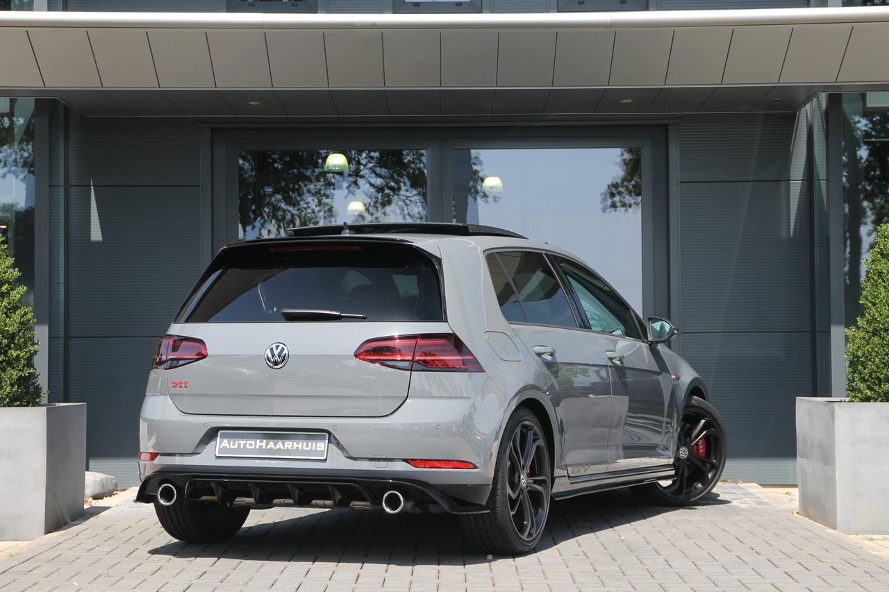 parfum Bank fusie Droom occasion: tweedehands Volkswagen Golf GTI met 290 pk