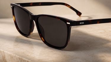 Boss gooit 'Havana Wayfarer' zonnebril voor €69 in de sale
