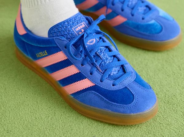 adidas gazelle sneakers met korting in lente sale 2025 blauw roze