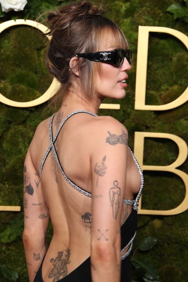 miley cyrus beste rode loper looks golden globes 2025