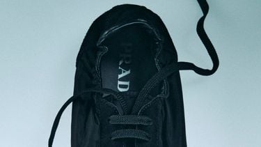 De nieuwe Prada-sneakers zijn heel weinig stof voor heel veel geld