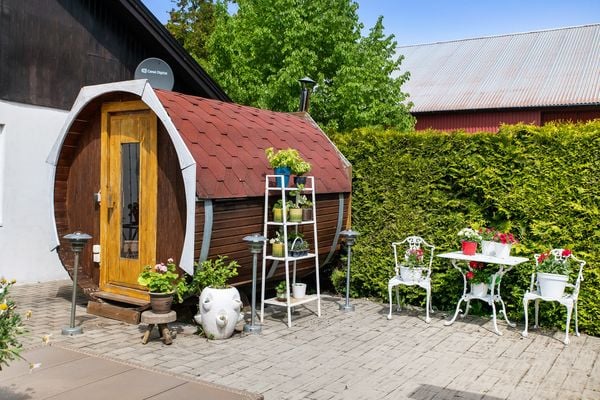 huis zweden binnen zwembad te koop (18)