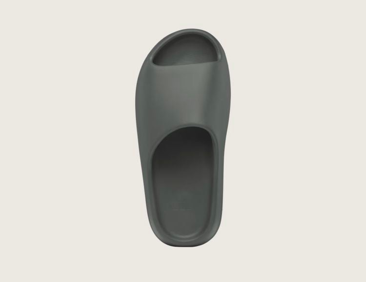 Sneakers van de dag Adidas Yeezy Slide Dark Onyx slippers Kanye West