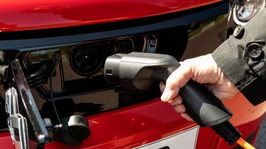 goedkope betaalbare EV elektrische auto auto's brommobiel frankrijk frans