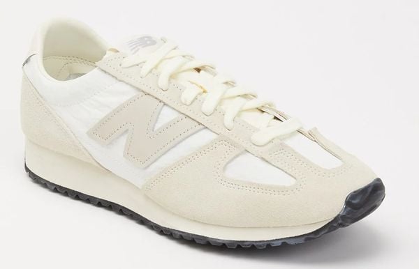 new balance 471 gebroken witte sneakers met korting bijenkorf 30 euro