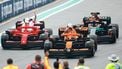 De coureurs in de LEGO Formule 1-auto's.