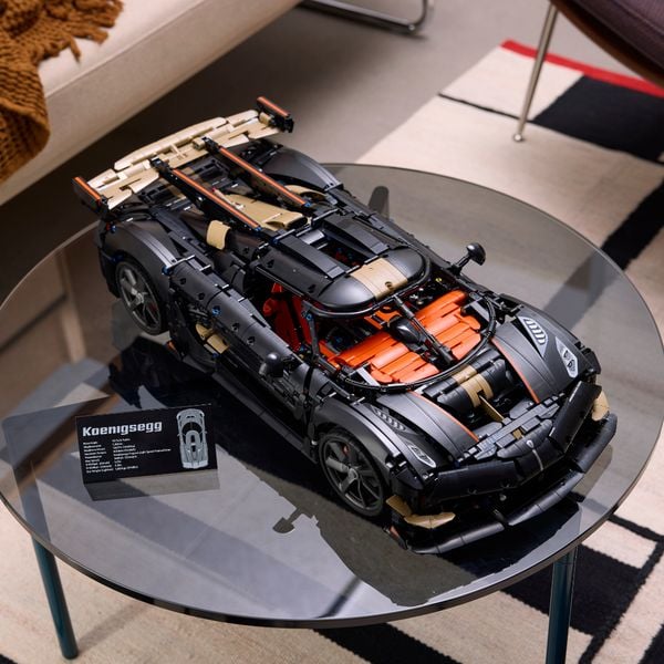 LEGO 42232 Koenigsegg Sadair’s Spear Megacar 3