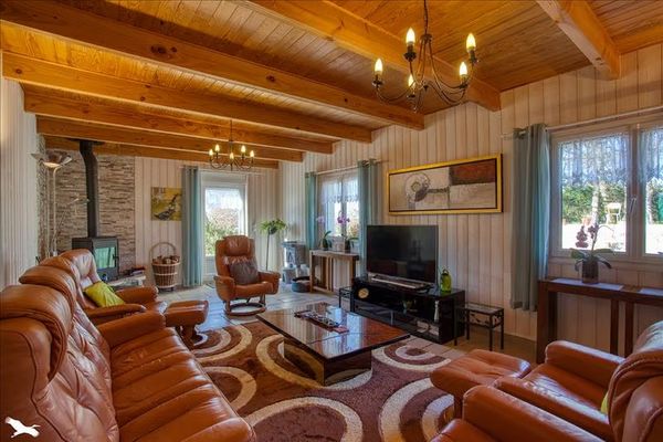 huis-in-frankrijk-kopen-natuurgebied-midden-frankrijk-zwembad-_4_