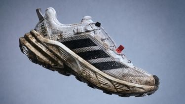Adidas dropt perfecte hike-sneakers à €150 in wit dat vies moet zijn