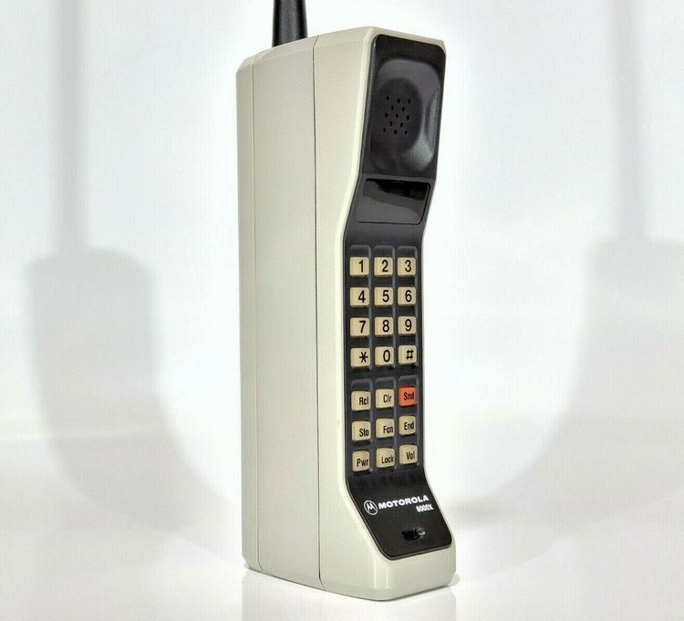 eerste mobiele telefoon, Motorola DYNATAC 8000X, prijs