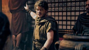 Gladiator-serie met Game of Thrones-ster en Hopkins maakt indruk