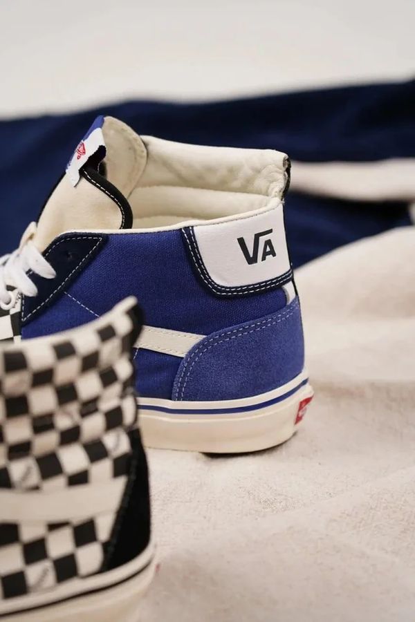 vans clash the wall sneakers 1