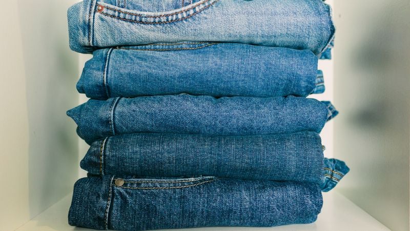 De broek van 2026 vijf relaxte straight jeans, van €50 tot €180
