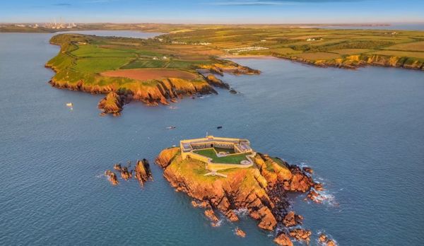 fort te koop eiland kasteel wales thorne island