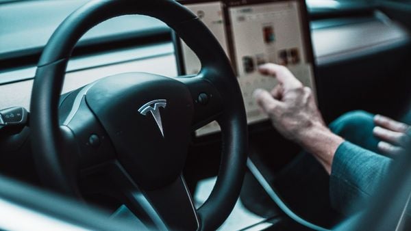 Autopilot, Tesla Model 3, snelweg, gaspedaal vast