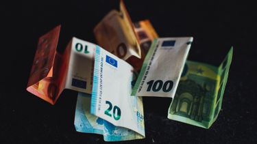 15000 euro per jaar besparen en sparen onnodige uitgaven