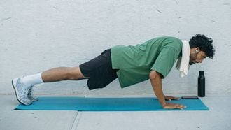 Deze workout bereikt spiergroei van je borst in 15 minuten