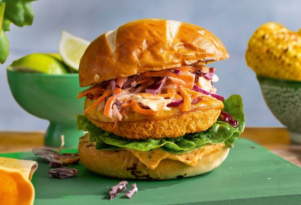 Beyond Cajun-Spiced Chicken Burger, vegan bbq gerechten, lekkerste vleesvervangers, barbecue