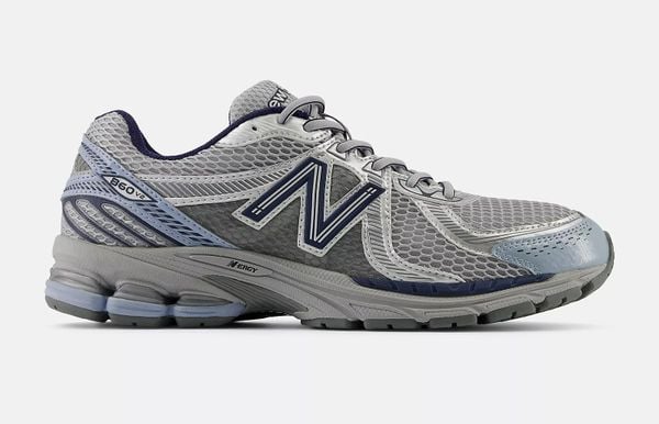 New BAlance 860v2 premium sneakers met 50 procent korting tijdens black friday 2024