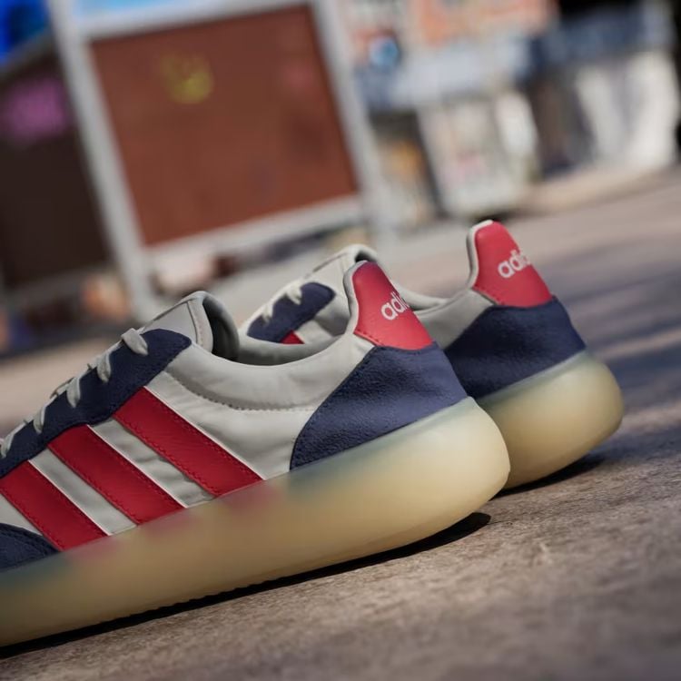 adidas barreda decode nieuwe hype sneakers voor 85 euro rood wit blauw