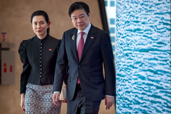 singapore premier lawrence wong salaris politiek
