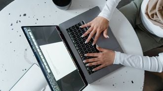 Waarom veel stellen elkaars uitgaven in de gaten houden