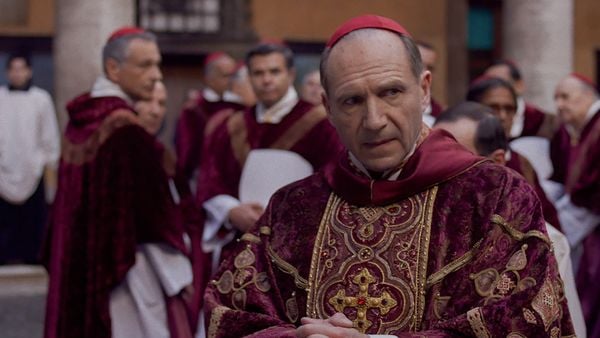 Pauselijk gekonkel in Conclave laat succession strijd verbleken