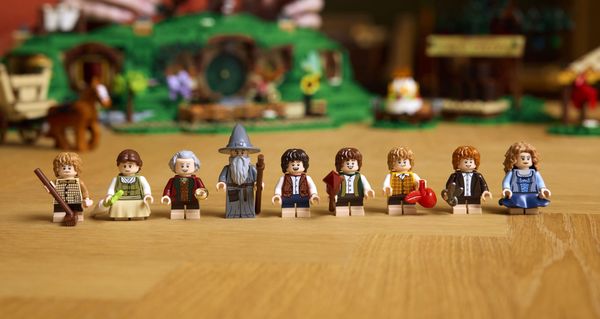 LEGO Icons 10354 The Lord of The Rings- The Shire