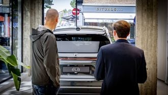 De gemiddelde prijs voor een nieuwe auto schiet door de 50.000 euro heen. Minder dan 19% van de Nederlanders kan dat nog betalen.