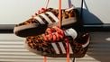 Adidas trapt 2026 af met Samba Cheeta-sneakers, een harige hype