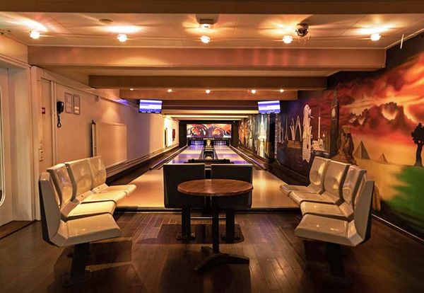 funda zwembad bowling baan appartement resort
