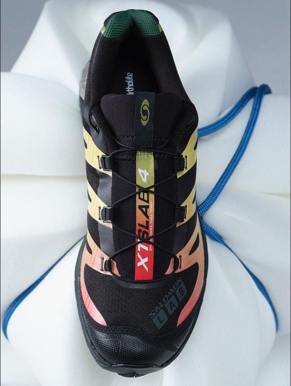 salomon xt-4 og sneakers met 40 procent korting in laatste sale 2025 bij bijenkorf 114 euro