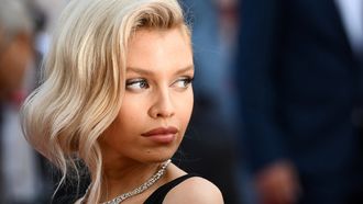 stella maxwell, topless, foto, instagram, meta, nieuwe beleid, tepels, facebook