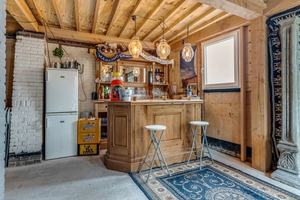 funda mancave huis tiel wijnkelder (6)