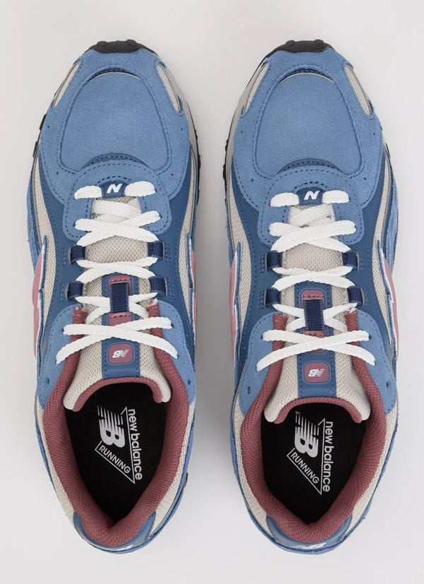 New Balance 204L blauwe sneakers met roze korting sale bijenkorf 91 euro
