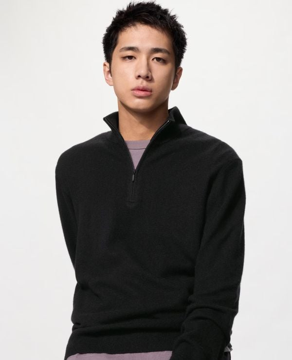 uniqlo quarter zip trui kasjmier 129 euro zwart wol