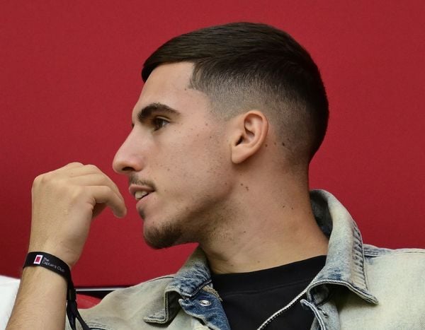 Het totale salaris van de Ajax-aankopen die Heitinga niet opstelt oscar gloukh